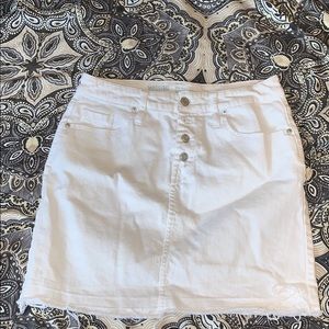 White denim skirt